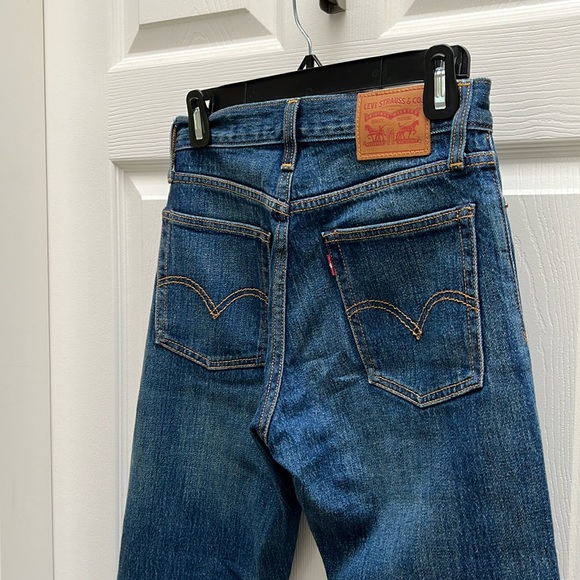 Levi’s dark wash jeans - Picture 4 of 11
